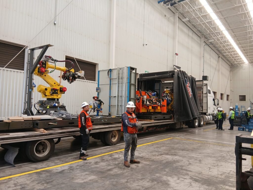 Instalación de maquinaria industrial y ensamble modular en Silao.
