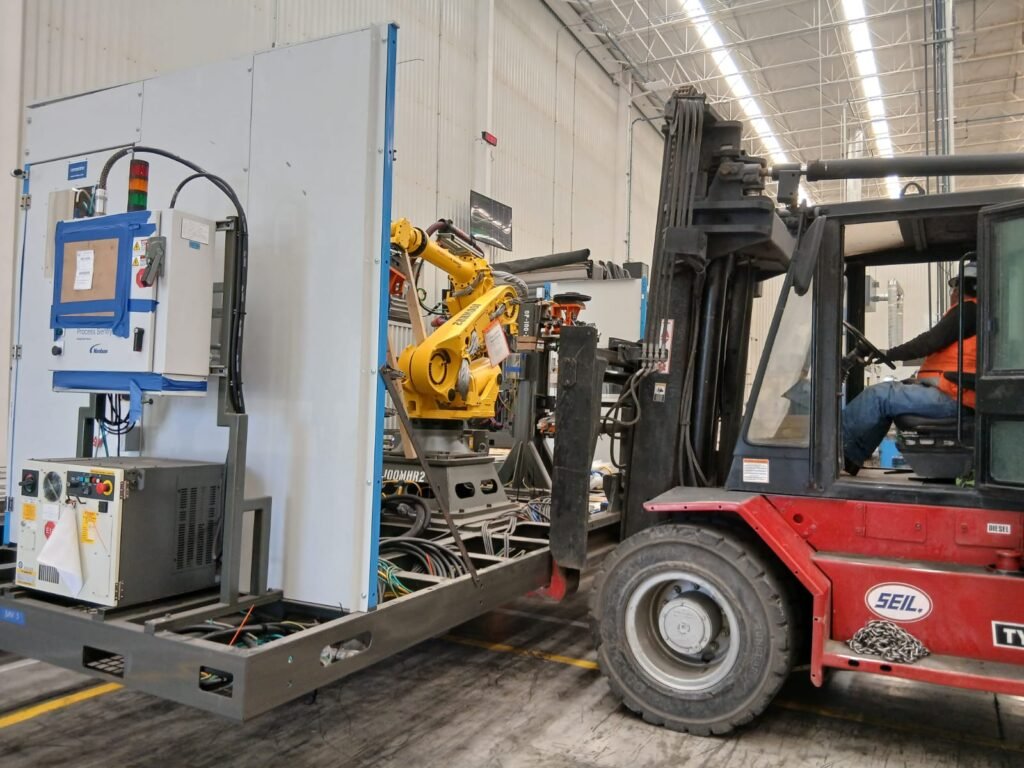 Servicios de millwright para nivelación técnica y anclaje de maquinaria industrial.